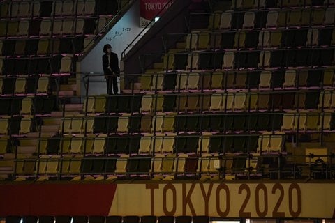 Leere Ränge in Tokio