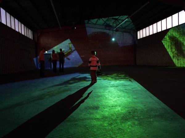 2004 wurden in den Riekhallen Lichtinstallationen in der Friedrich Christian Flick Collection gezeigt.