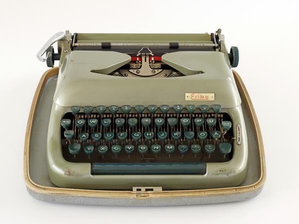 Ruth Wolf-Rehfeldts Schreibmaschine „Erika“, Modell 12.
