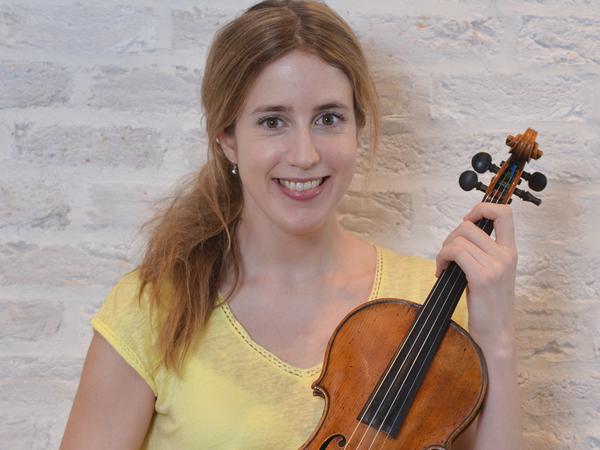 Vilde Frang, 1986 in Norwegen geboren, wurde schon im Alter von zwölf Jahren von Mariss Jansons engagiert, um beim Oslo Philharmonic Orchestra zu debütieren. Sie spielt eine Guarneri „Rode“ von 1734 als Leihgabe.