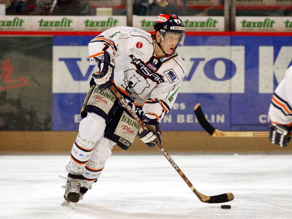 In der Saison 2003/2004 debütierte Frank Hördler in der DEL.