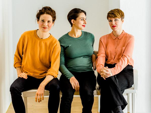 Das Leitungstrio des Vokalensembles The Present (v.l.): Olivia Stahn, Amélie Saadia, Hanna Herfurtner