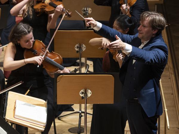 Dirigent Clemens Schuldt am Samstagabend im Konzerthaus.