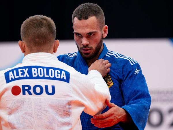 Lennart Sass holte sich wie im Vorjahr EM-Silber, im Finale verlor er gegen seinen Dauerrivalen Florin Alexandru Bologa aus Rumänien. Zwei Wochen später reichte es bei der WM zu Bronze.