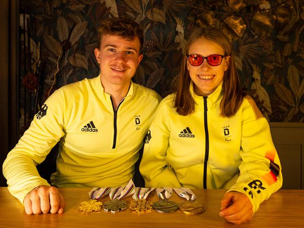 Die erst 16-jährige Linn Kazmaier, im vergangenen Jahr Nachwuchssportlerin des Jahres, gewann gemeinsam mit Guide Florian Baumann viermal WM-Gold im Langlauf und im Biathlon.