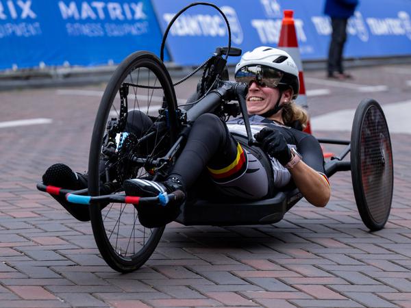 Bei der WM verteidigte Annika Zeyen-Giles ihren Titel im Straßenrennen und holte bei der EM Gold im Zeitfahren.