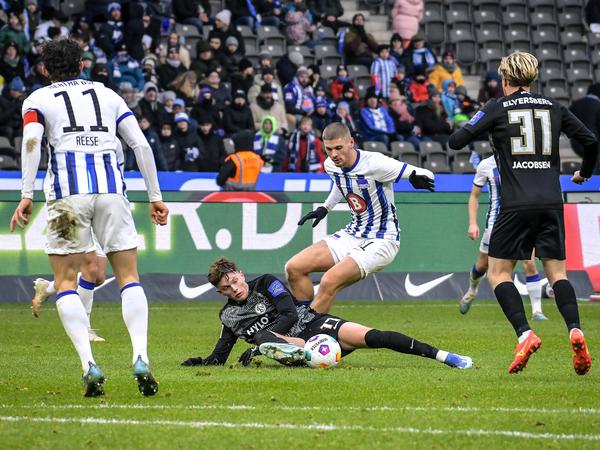 Marton Dardai und Hertha BSC boten den Fans im kalten Olympiastadion beste Unterhaltung.