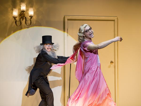 Die Komische Oper kommt mit der Operette „Eine Frau, die weiß, was sie will“ nach Bad Kissingen