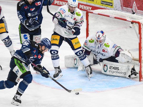 Blau war effektiver. Die Straubinger siegten am Sonntag erstmals gegen die Eisbären in der Serie.