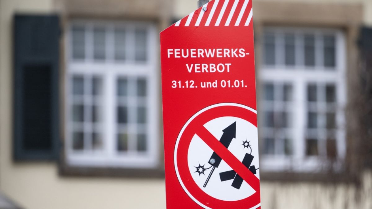 In etlichen deutschen Städten ist das Abfackeln von Silvesterfeuerwerk durch Böllerverbotszonen untersagt. (Foto)