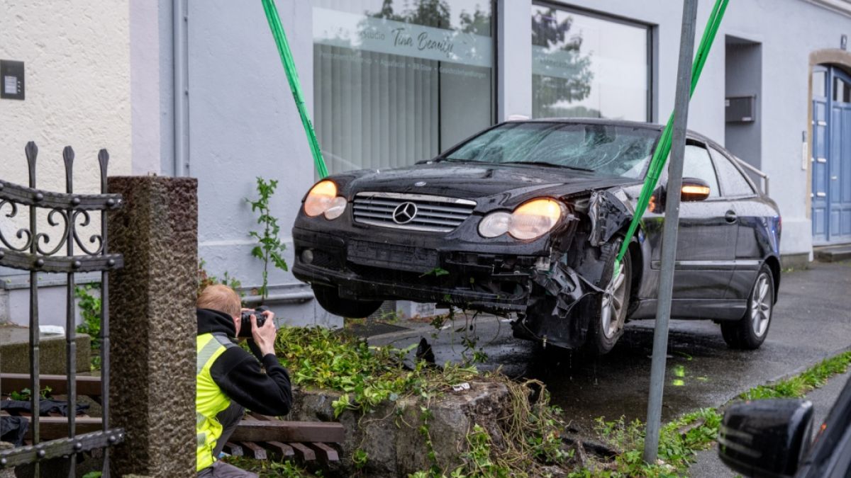 Unter den fünf Verletzten der Amok-Fahrt von Passau sind die 40-jährige Ehefrau des Fahrers sowie seine fünfjährige Tochter. (Foto)