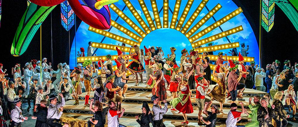 It’s showtime: Szenen aus der Premiere „Die Meistersinger von Nürnberg“ bei den Bayreuther Festspielen.