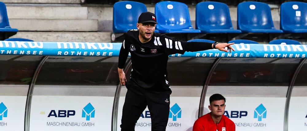 Robert Schröder trat beim Halleschen FC die Nachfolge des bisherigen Trainers Mark Zimmermann an. 