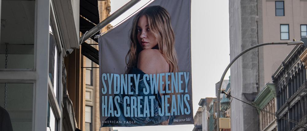 Die American Eagle Werbung mit Sydney Sweeney in New York City.