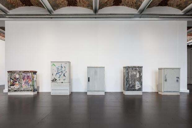 Installationsansicht der Ausstellung Klara Lidén – Kunstwerke; in den KW Institute for ContemporaryArt, Berlin 2026. Courtesy die Künstlerin.
Foto: Frank Sperling