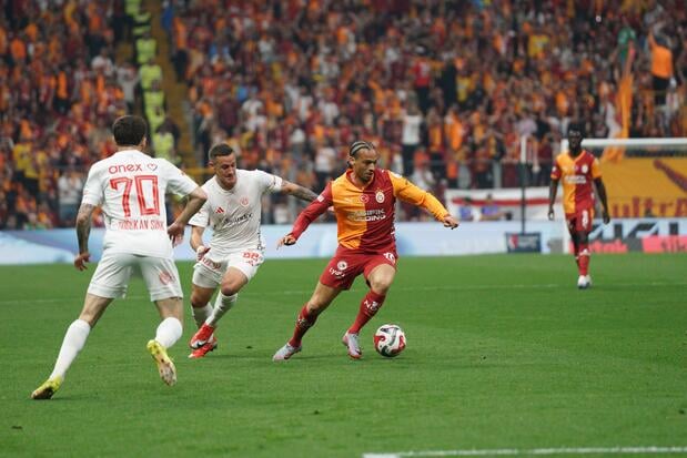 May 9, 2026, Sariyer, Istanbul, Turkey: Leroy Sane C of Galatasaray in action against Dario Saric L of Antalyaspor during the Turkish Super League soccer match between Galatasaray and Antalyaspor in Istanbul, Turkey, 9 May 2026. Sariyer Turkey - ZUMAu194 20260509_zip_u194_020 Copyright: xTolgaxUluturkx