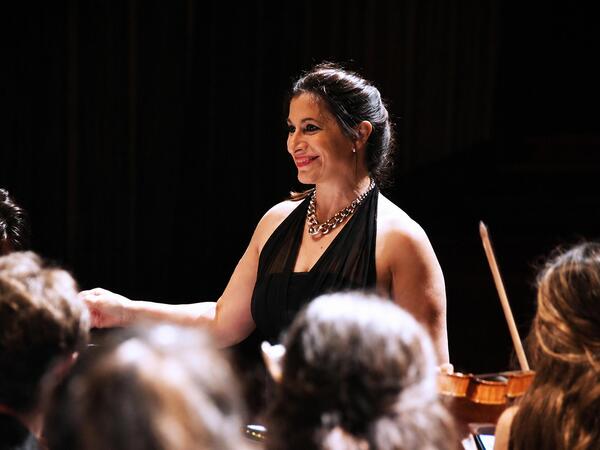 Dirigentin Teresa Satalino - AYSO – Accademia Youth Symphony Orchestra