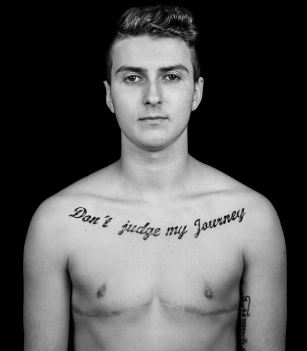 Titel: Tom, 18 Jahre, 2016, a.d.S. Trans*
Künstler: Walter Schels
Zu sehen in: 16° Fische . Retrospektive (C/O Berlin 2026) 