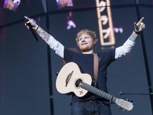 19/ Ed Sheeran, Singer-Songwriter und Gitarrist Edward Christopher Ed Sheeran live im ausverkauften Berliner Olympiastadion am 19.07.2018 Pop, Folk, Folkpop, Hiphop, Producer, Schauspieler, Musik Berlin Deutschland, Germany *** 19 Ed Sheeran Singer Songwriter and guitarist Edward Christopher Ed Sheeran live at the sold-out Berlin Olympic Stadium on 19 07 2018 Pop Folk Folkpop Hip Hop Producer Actor Music Berlin Germany Germany Copyright: xPOP-EYEx/xBenxKriemannx POPEYE10101024 
