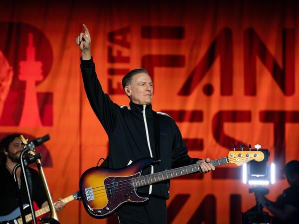 Bryan Adams