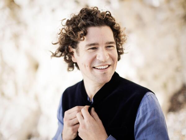 Dirigent Robin Ticciati - Promofoto Askonas Holt
